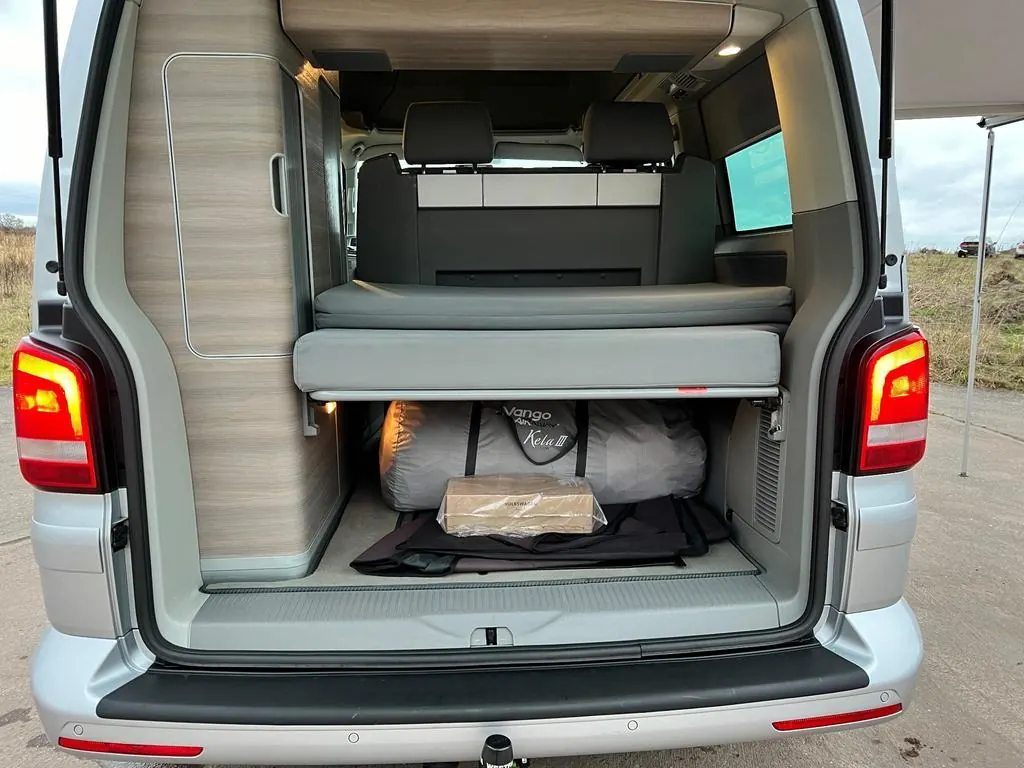 2013 Volkswagen California SE photo 16